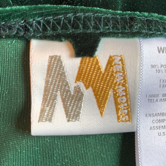 New Moves, Beautiful Dress of Dark Velvety Fabric, Perfect Holiday Dress, Size 5 - Picture 8 of 10